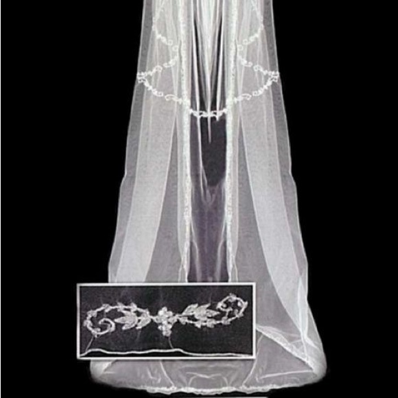 Never worn Ivory Veil..Swarovski - Picture 1 of 7